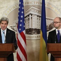 ASV neizslēdz ieroču piegādes Ukrainai