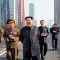 Foto: Kims novērtē Phenjanas jauno Zinātnieku ielu