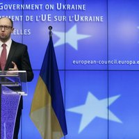 Яценюк: Россия хочет лишить Украину независимости