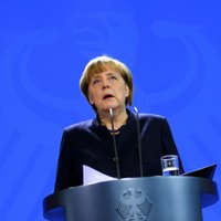 Меркель отклонила требование Джонсона пересмотреть соглашение о "Брекзите"