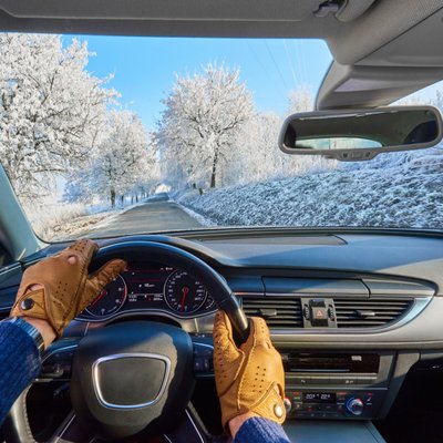 Pieci drošas braukšanas likumi, ko autovadītājiem neaizmirst ziemas periodā