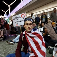 США ослабили ограничения миграционного указа Трампа