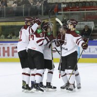Latvijas U-20 hokeja izlase pagarinājuma sestajā sekundē izcīna uzvaru