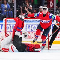Norvēģijas hokejisti šokējoši pasaules čempionātā uzvar miegaino Kanādu