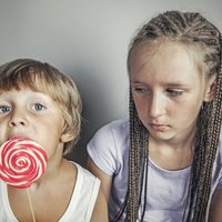 Kāpēc bērns mēdz būt skaudīgs un kā viņam palīdzēt