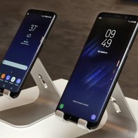 Горячие новинки Samsung: "Безрамочный" Galaxy S8, док-станция DeX, mesh-рутер и другие
