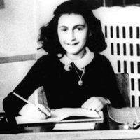 Jaunā pētījumā atklāts iespējamais Annes Frankas ģimenes nodevējs