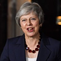 Meja: Kabinets atbalsta skaņoto 'Brexit' vienošanos