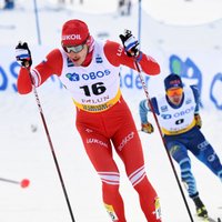 "Нагло прыгнул на меня": финский лыжник уронил россиянина на трассе