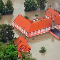 Fotoreportāža: plūdi pārņēmuši Eiropas vidieni