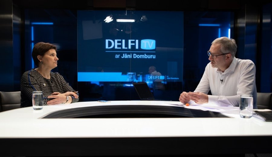 Delfi TV ar Jāni Domburu': par cīņu ar Covid-19 atbild veselības ministre  Ilze Viņķele