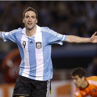 Pāvestam veltītajā draudzības spēlē Argentīnas futbola izlase uzvar Itāliju