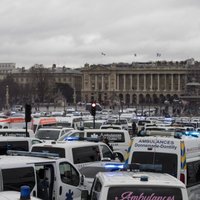 Francijā protestiem pievienojas ātrās palīdzības ekipāžas