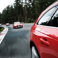 Foto: 'Audi RS3' un 'RS4' pieskandina Biķernieku trasi