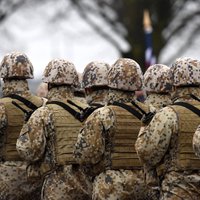 Latvijā neapsver iespēju ieviest obligāto militāro dienestu; aicina stāties zemessardzē