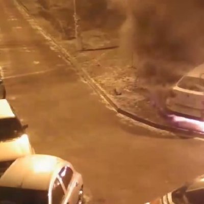 Video: Huligāni Astrahaņā nodedzina baltu 'BMW X6'
