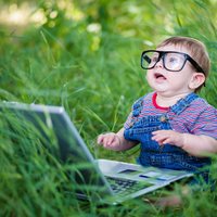 Līdz 2 gadu vecumam gadžetiem jāsaka nē: ASV Pediatrijas akadēmijas ieteikumi par tehnoloģiju lietošanu