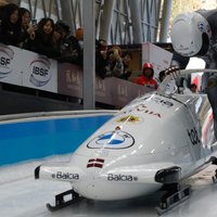 Cipuļa četriniekam Ķīnā ceturtā vieta Pasaules kausa posmā bobslejā; Kalendam 11. vieta