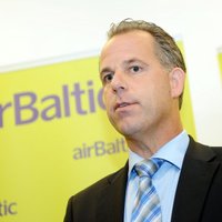 LTV: шеф аirBaltic Гаусс работает 3-4 дня в неделю и получает 1 млн. евро