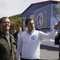 Медведев посетил Курилы и увеличил площадь шельфа РФ в Охотском море