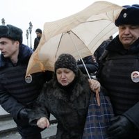 На антивоенных акциях в Москве задержано 330 человек