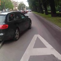 Videotops: Nekaunības paraugstunda – 'Audi' šoferu neticamākie manevri