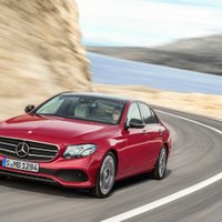 'Mercedes' pērn apsteidzis BMW kā lielākais luksusa auto ražotājs