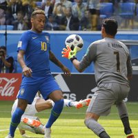 Швейцария вырвала победу у Сербии, Бразилия в концовке одолела Коста-Рику