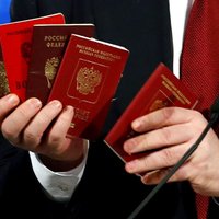 Нацобъединение предлагает аннулировать многим гражданам России виды на жительство в Латвии