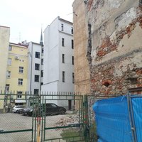 Rīgā daļēji nobrucis Peitavas ielas grausts