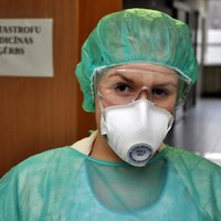 В конце недели в Латвию доставят рекордный груз масок и респираторов