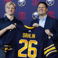 NHL drafta pirmais numurs Dālins kļūst par Girgensona komandas biedru 'Sabres'