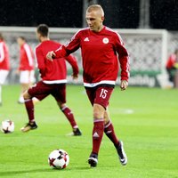 Foto: Latvijas futbola izlase neatrod pretargumentus pret Šveici