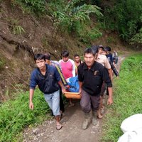 Indonēzijā autobusa katastrofā bojāgājušo skaits sasniedzis 35