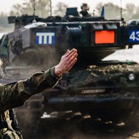 Berlīnē bažas, ka Ukraina 'eiforijā' ar vācu tankiem iebruktu Krievijā