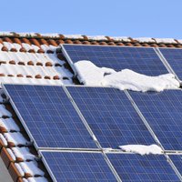 Латвийцам помогут приобрести устройства хранения электроэнергии для солнечных батарей