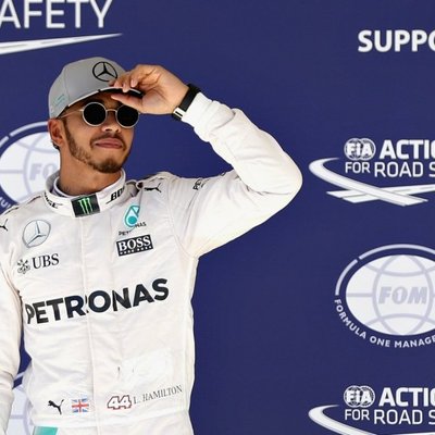 F-1 komandu vadītāji par labāko sezonas pilotu nosauc Hamiltonu
