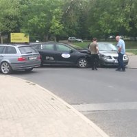 Video: Divu auto avārija Rēzeknes ielā