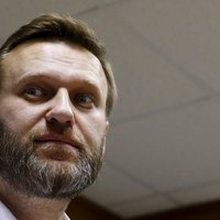 Алексея Навального забрали судебные приставы