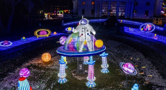 ФОТО. В минувшие выходные в Пакруойской усадьбе открылся зимний космический фестиваль