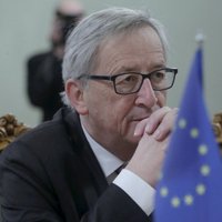 Газета: Юнкер хочет распределить по ЕС 160 000 беженцев