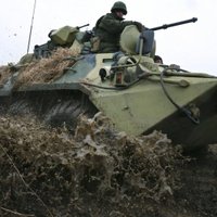 Krievija drīz spēs vienlaicīgi veikt militārās operācijas vairākās kaimiņvalstīs, apgalvo ASV ģenerālleitnants