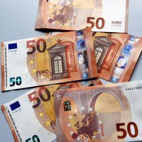 Латвийцы "подарили" государству восемь миллионов евро
