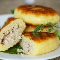 Зразы – картофельные биточки с мясом по-украински