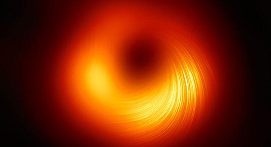 Tas griežas! Jauna analīze par kosmosa monstru – melno caurumu M87