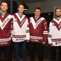 Foto: Prezentētas Latvijas hokeja izlases jaunās pārbaudes spēļu formas
