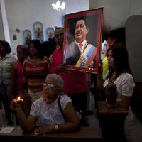 Больного раком Чавеса упрятали в подземный бункер
