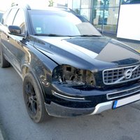Policija aicina 'Volvo' īpašniekus parūpēties par auto lukturu aizsardzību no zagļiem