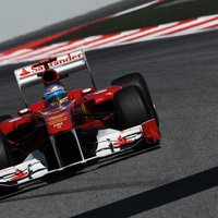 Alonso ātrākais pirms Bahreinas 'Grand Prix' kvalifikācijas