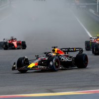 Verstapens pārspēj Pjastri un uzvar Beļģijas 'Grand Prix' sprintā